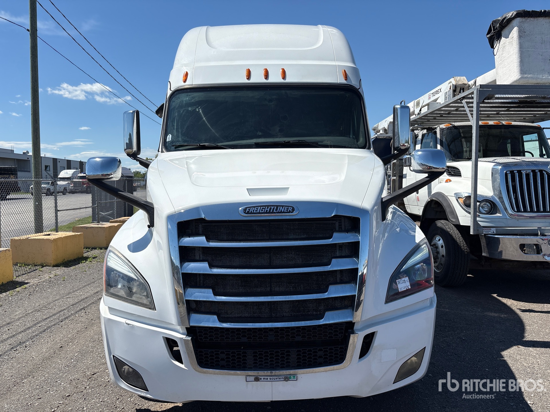 2019 Freightliner CASCADIA 126