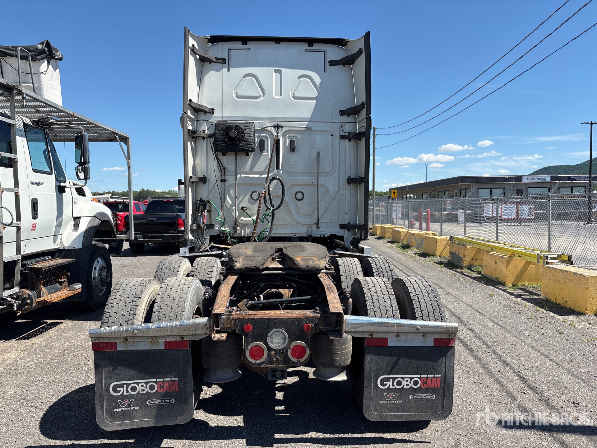 2019 Freightliner CASCADIA 126