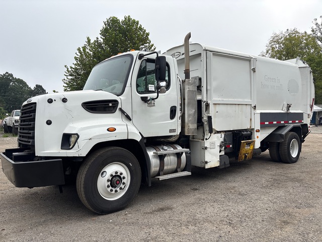 2012 Freightliner 108SD 4x2 Side Loader Waste Collection Truck (Inoperable) 2012 Freightliner 108SD 4x2 Side Loader Waste Collection Truck (Inoperable)