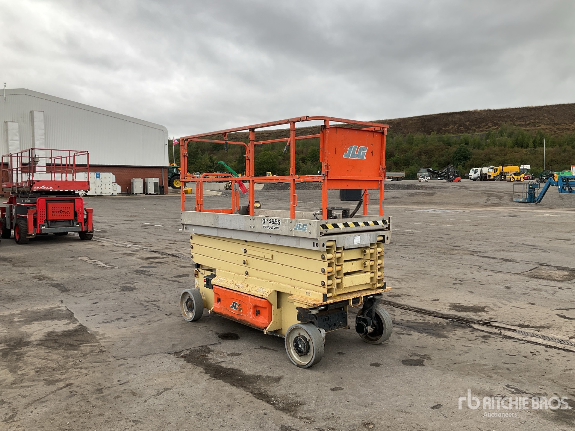 2013 JLG 3246ES