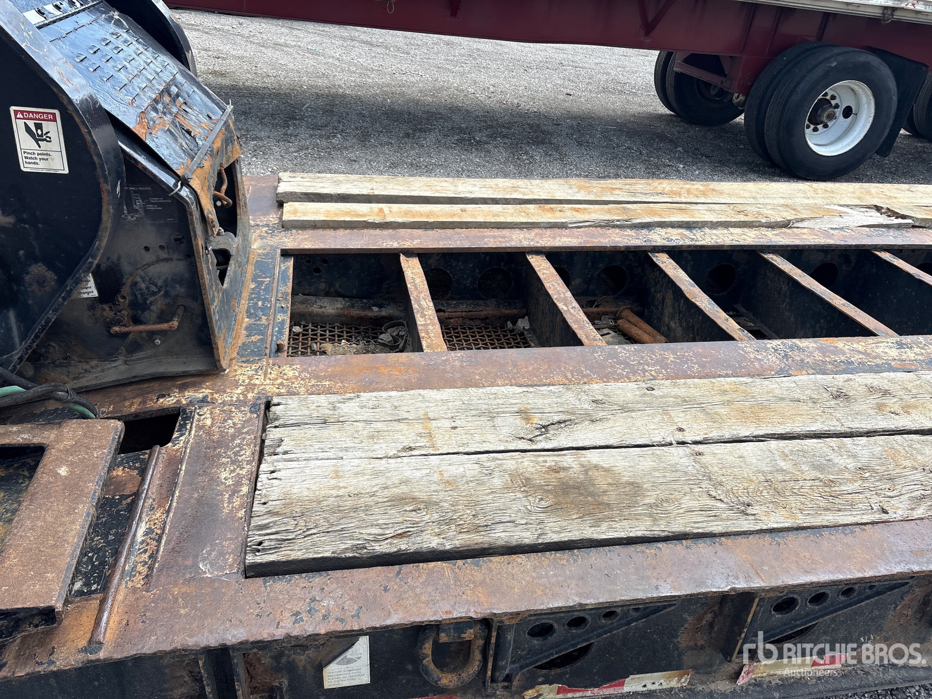2006 Etnyre TRI/A REMOVABLE GOOSENECK