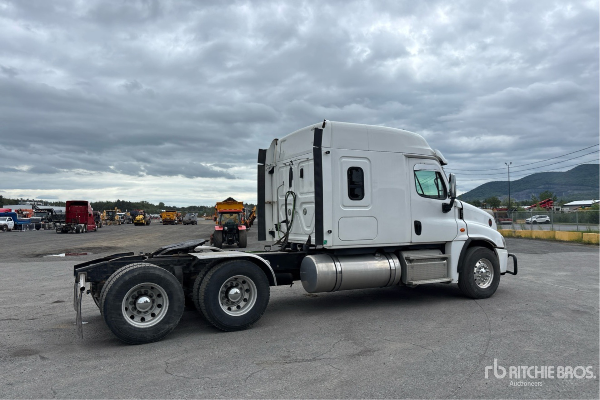 2018 Freightliner CASCADIA 125
