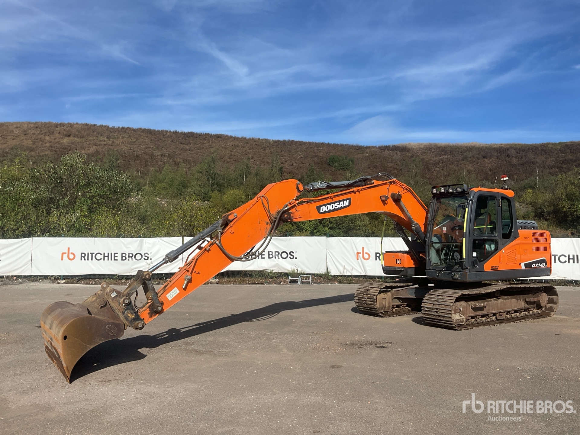 2021 Doosan DX140LC-5