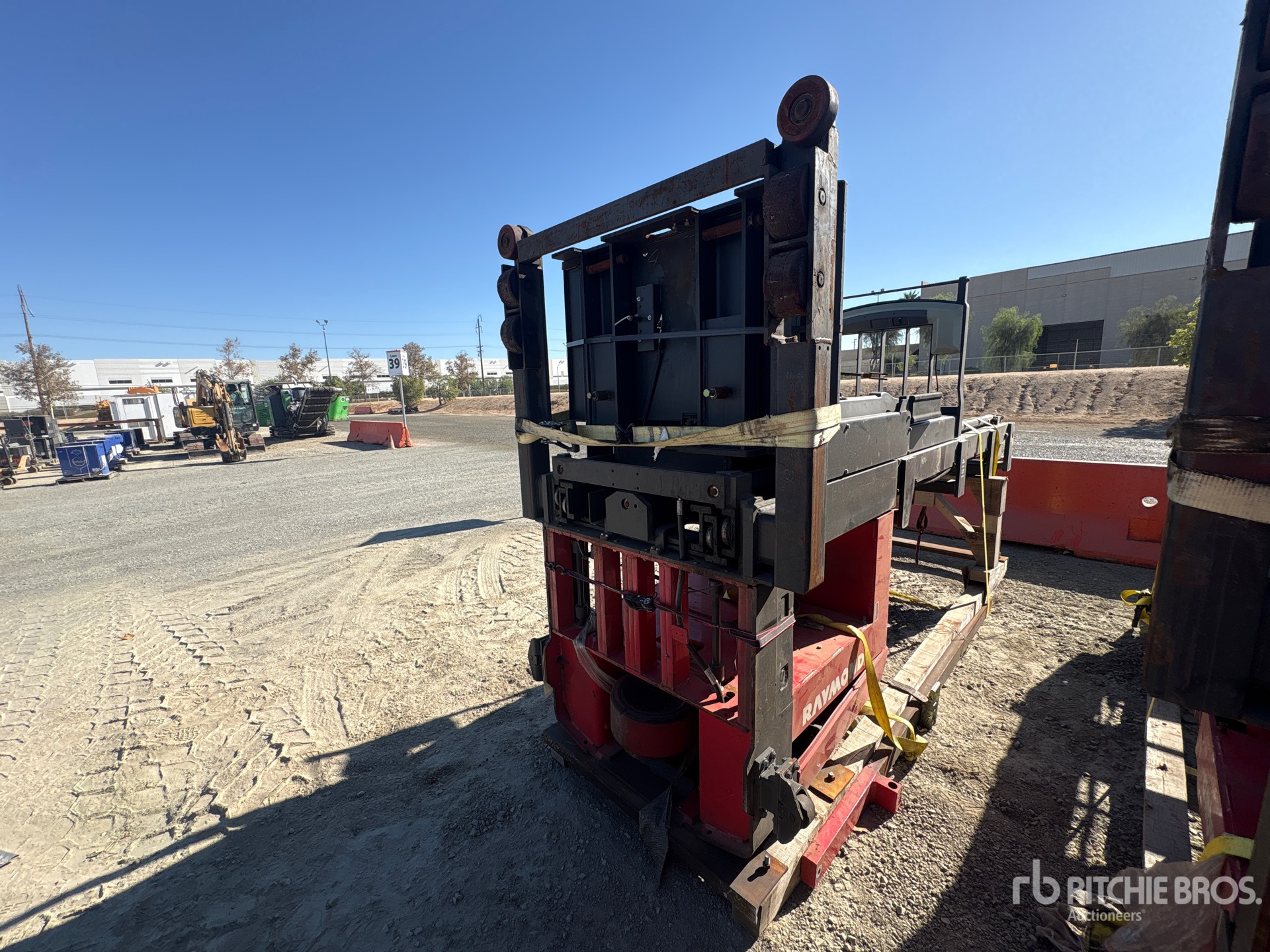 2016 Raymond 560-OPC30TT