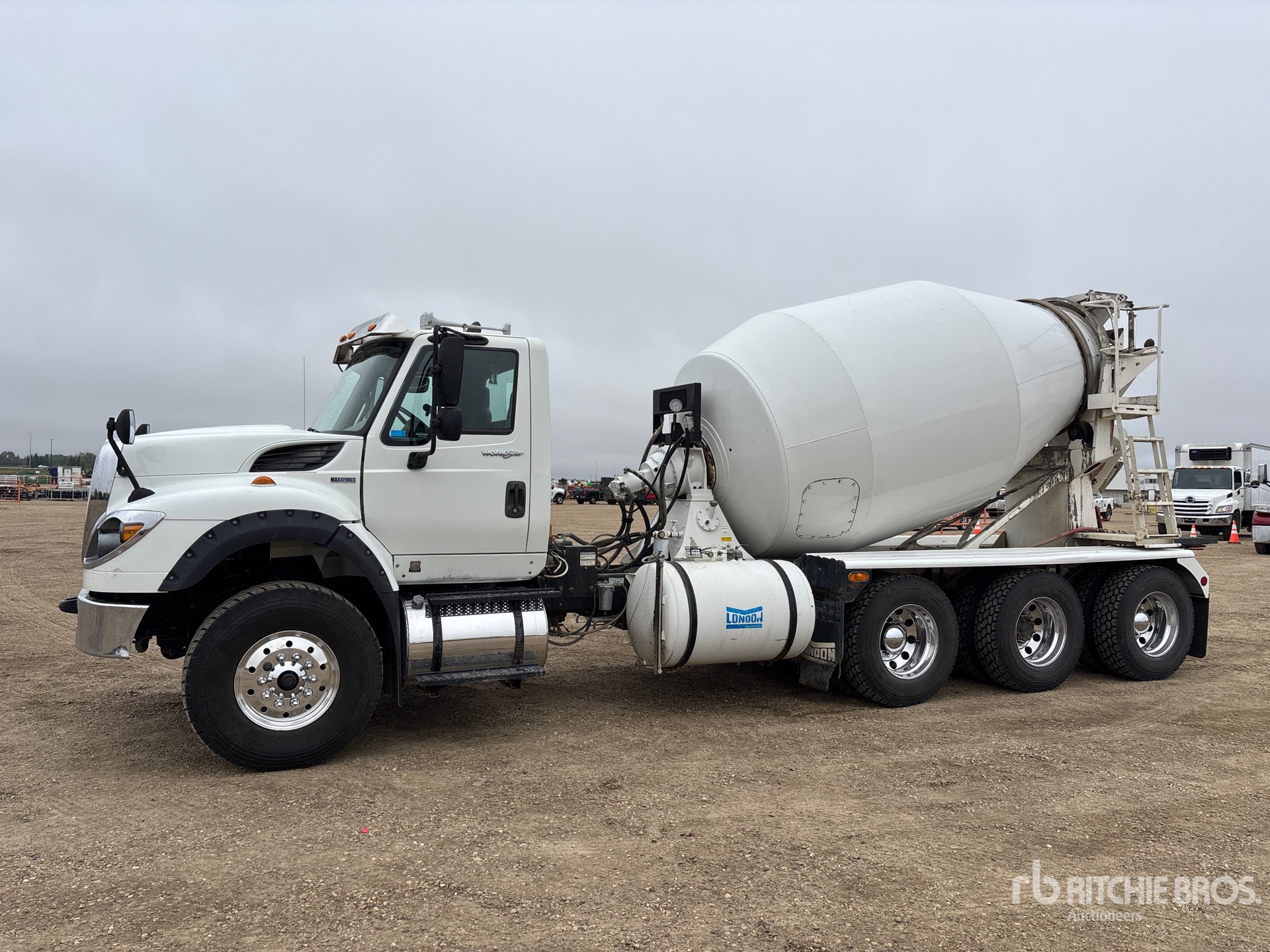 Photo of 2013 International WORKSTAR 7600