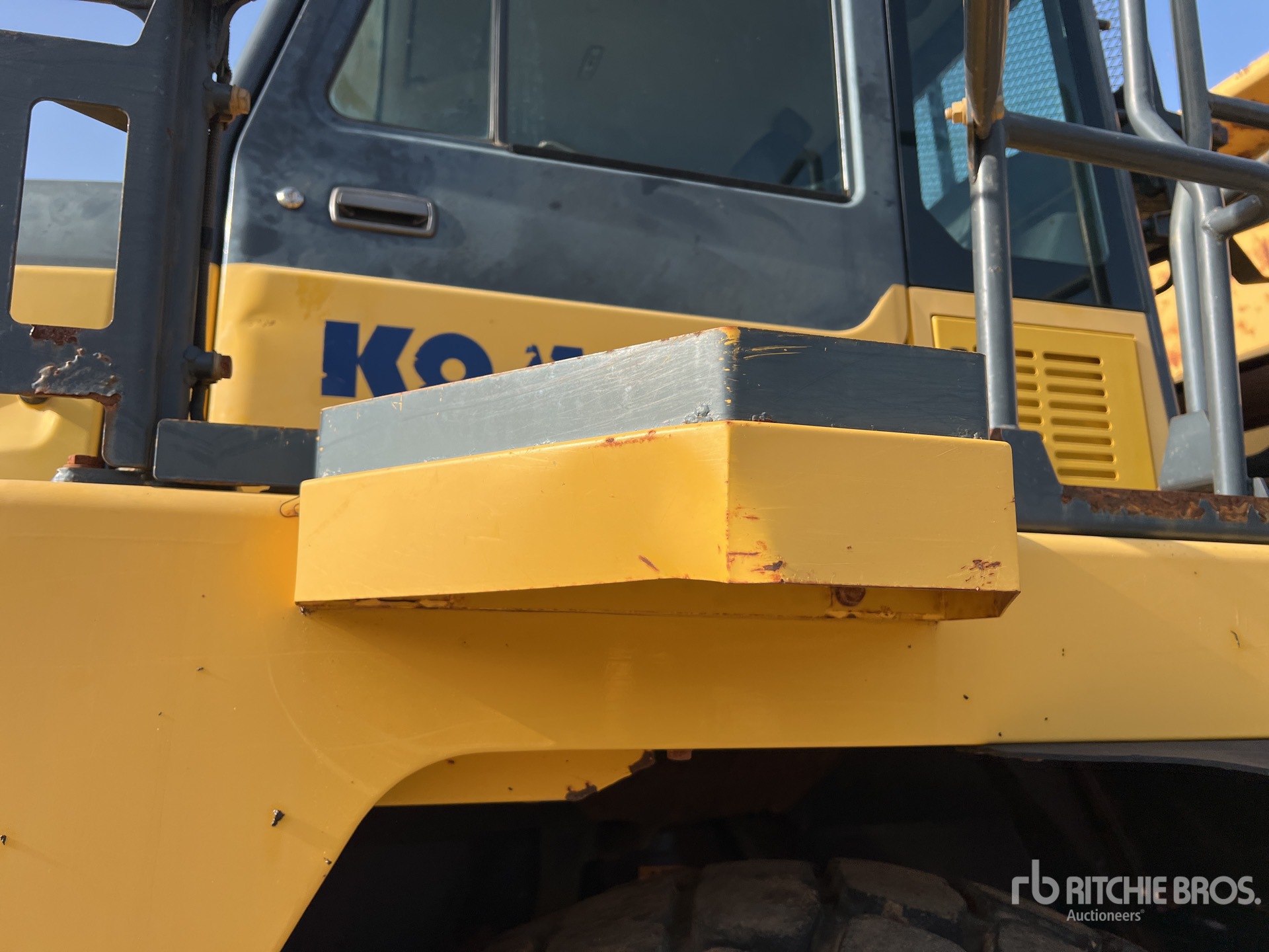2015 Komatsu HM300-5