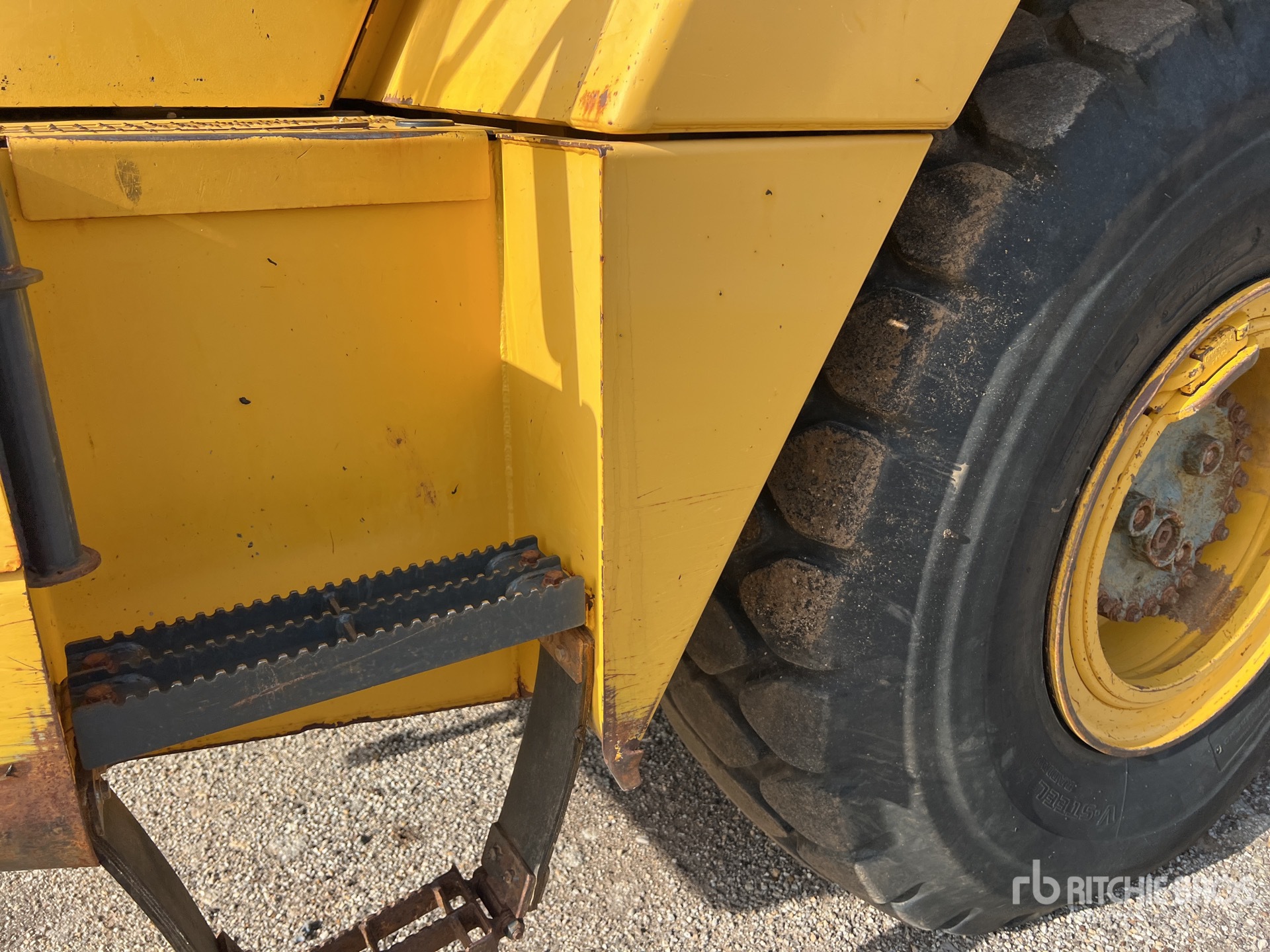 2015 Komatsu HM300-5