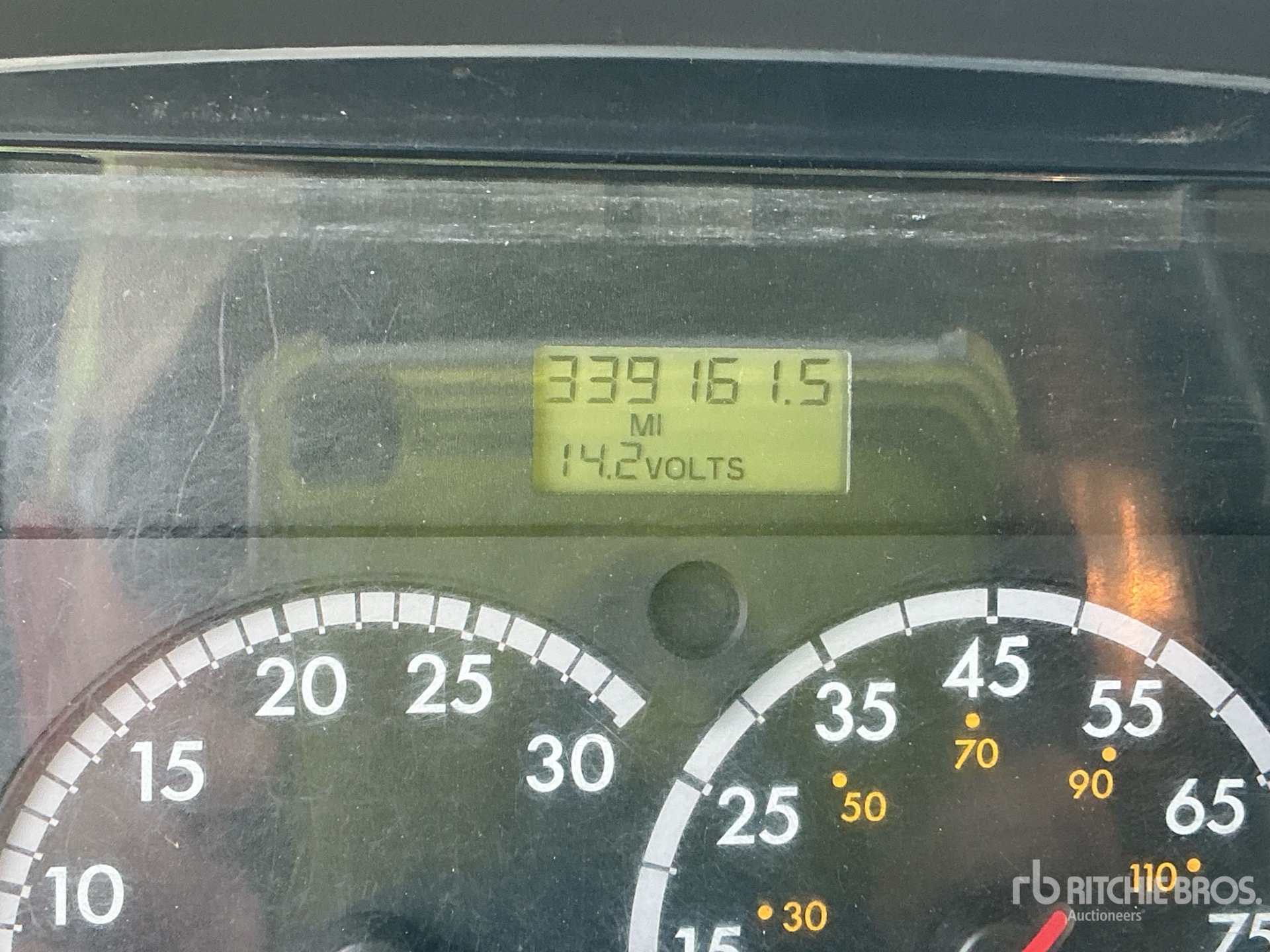 2005 Freightliner M2 106
