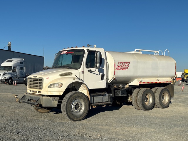 2015 Freightliner M2 106 4000 gal 6x4 Water Truck