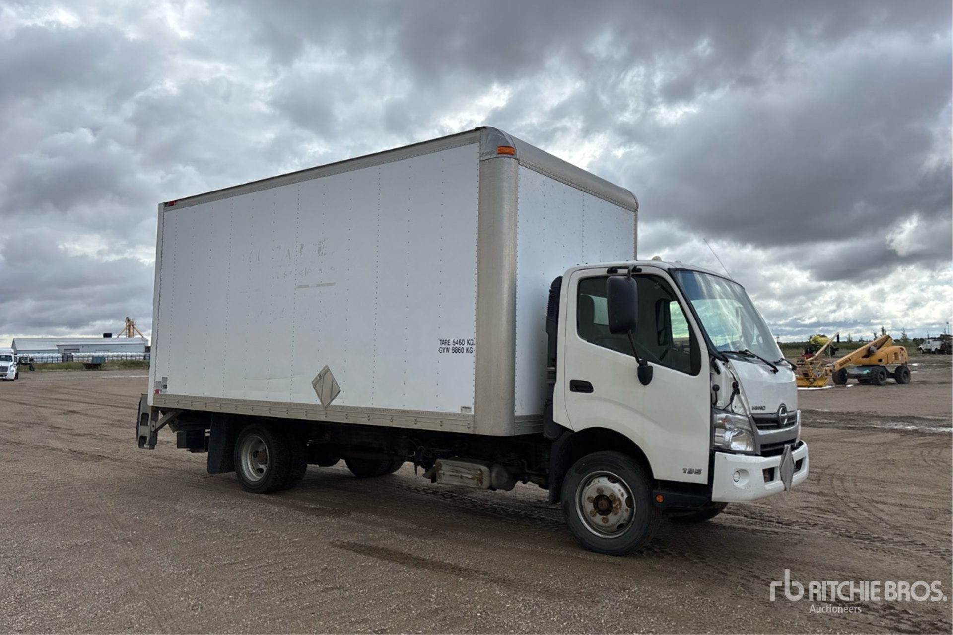 2014 Hino 195
