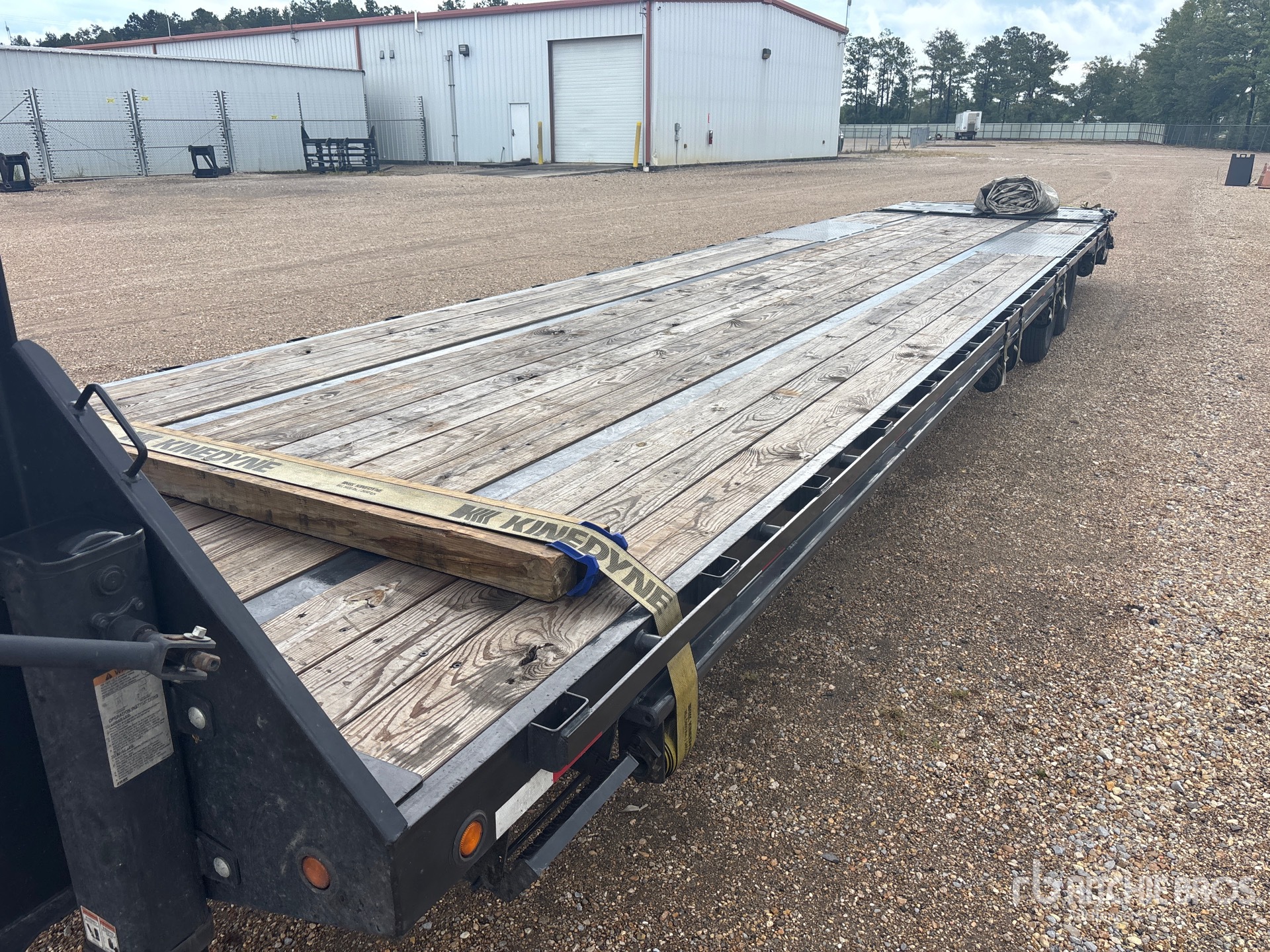 2026 Big Tex 25GN-40D5A-MRBK