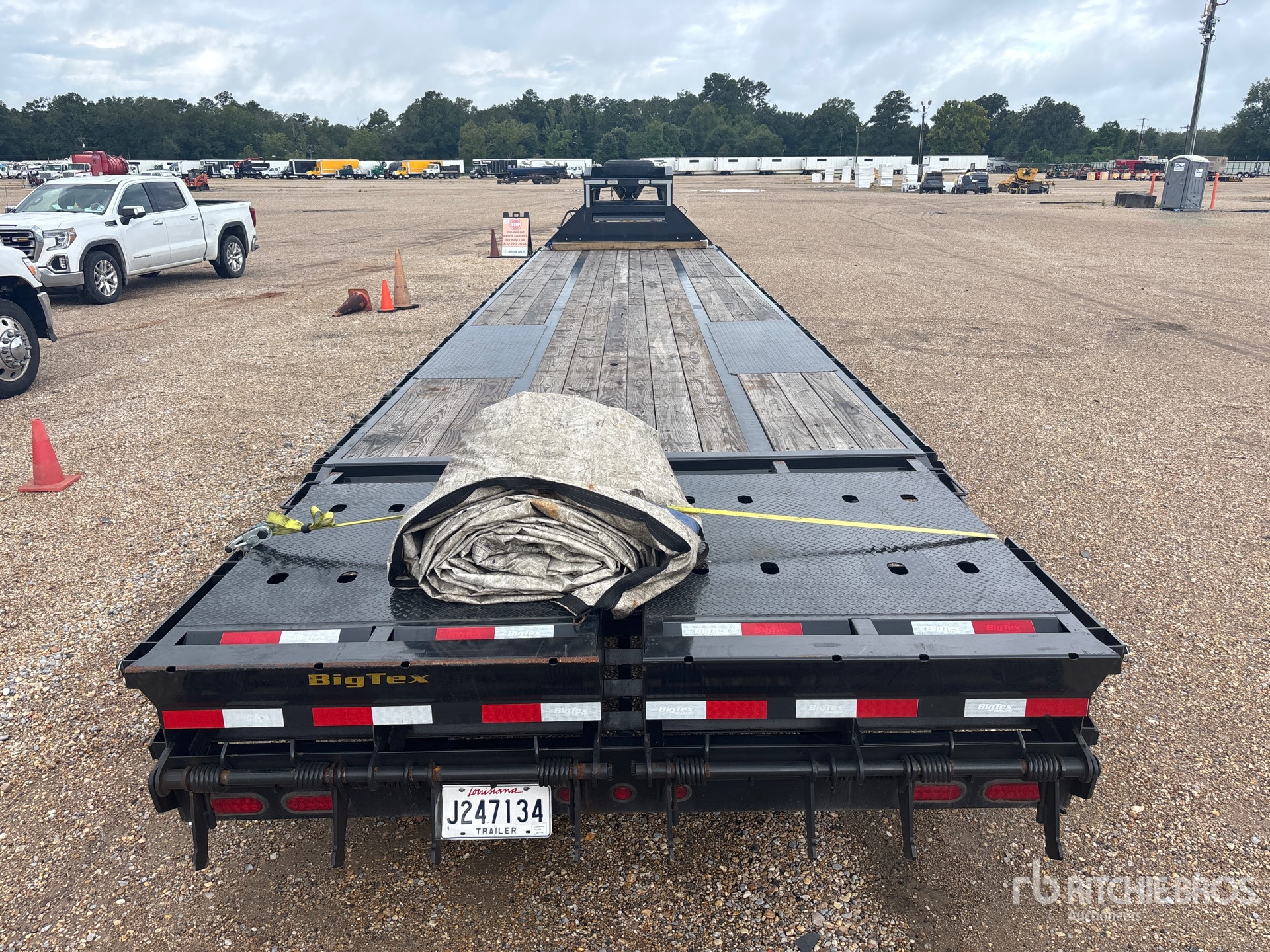 2026 Big Tex 25GN-40D5A-MRBK