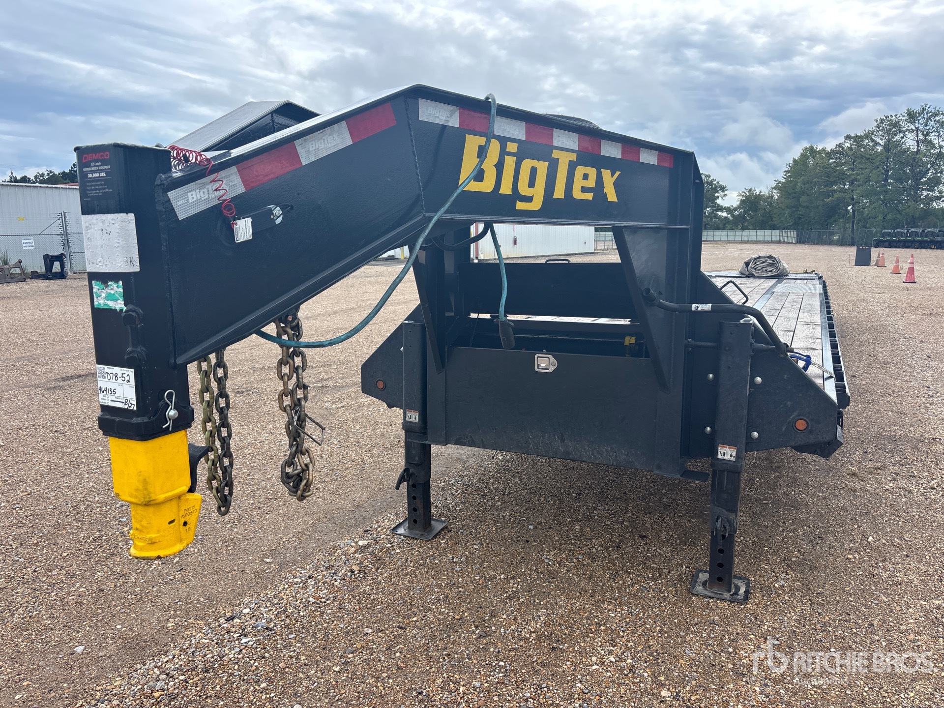 2026 Big Tex 25GN-40D5A-MRBK