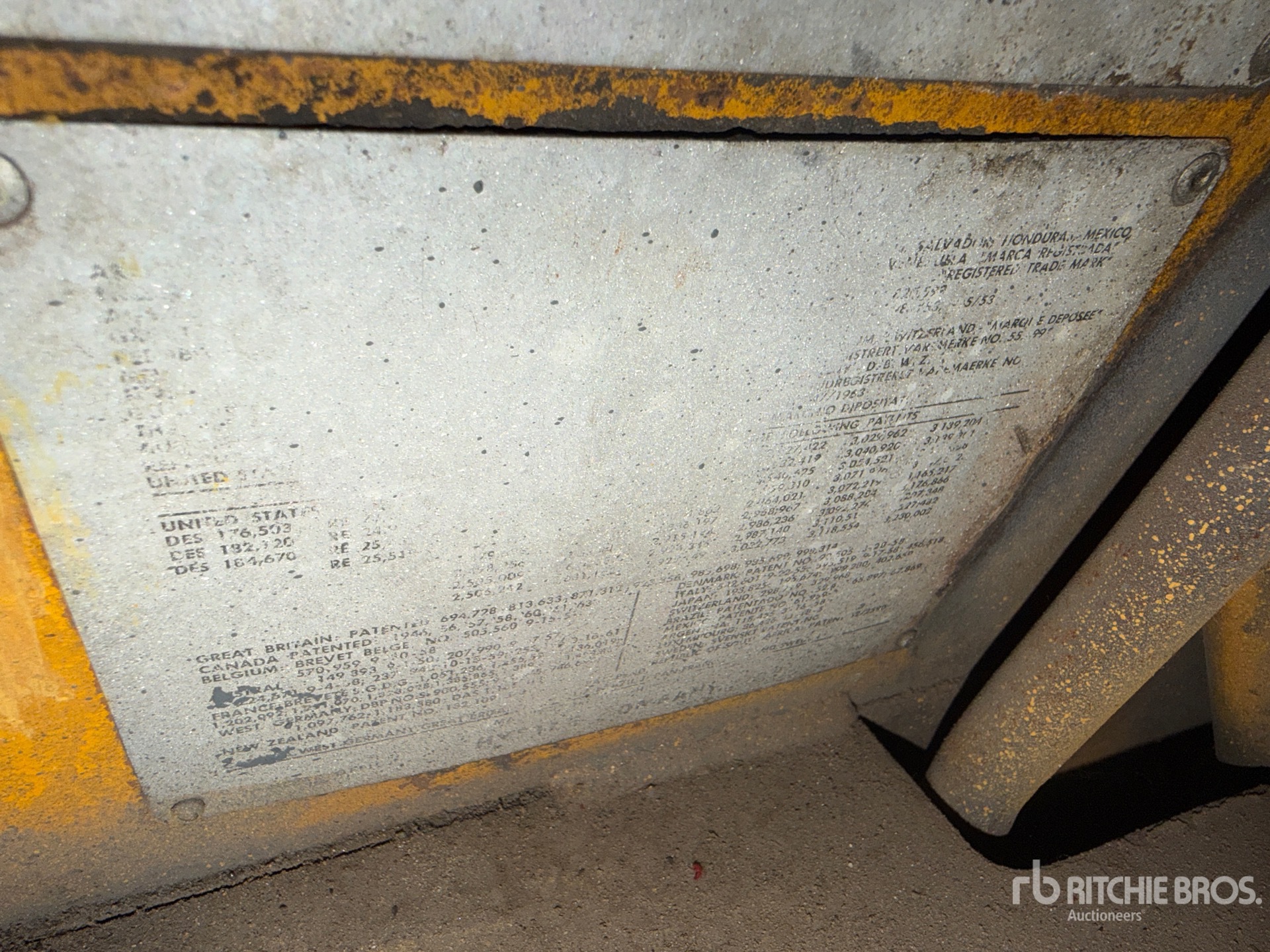 Hyster CUSHION TIRE