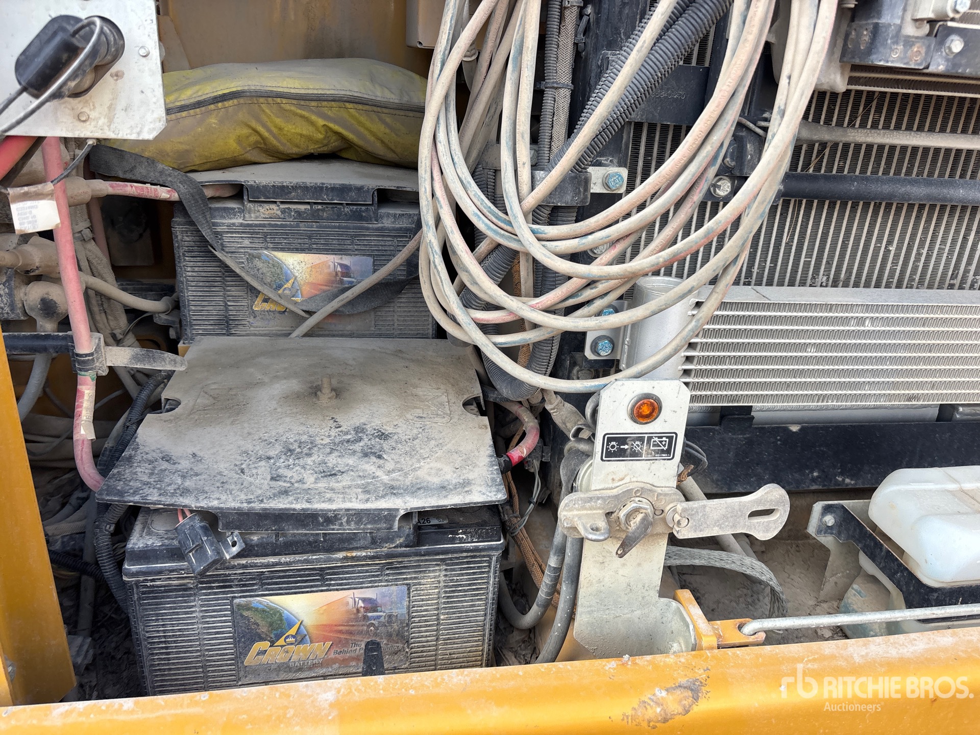 2017 Caterpillar 323F L