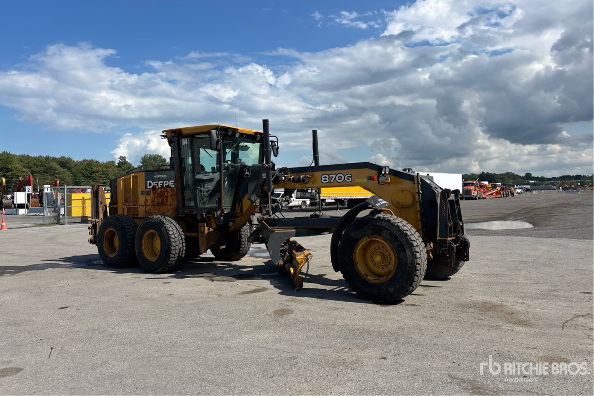 2011 John Deere 870GP