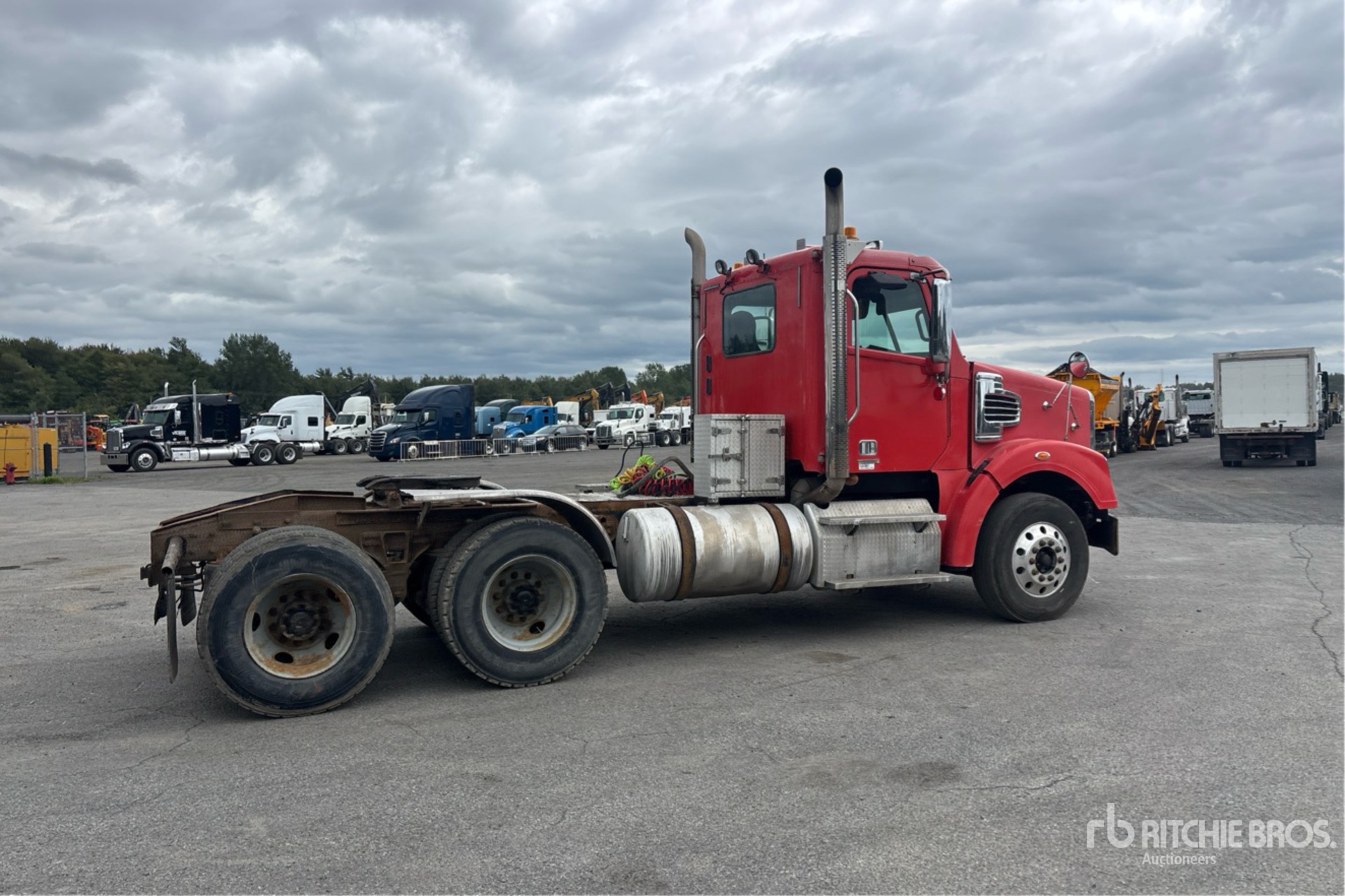 2012 Freightliner CORONADO 122