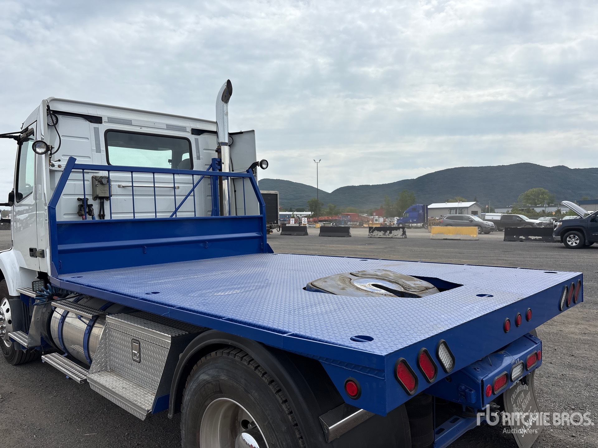 2012 Volvo VNM