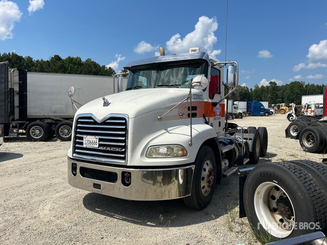 2017 Mack CXU613 T/A Day Cab Truck Tractor