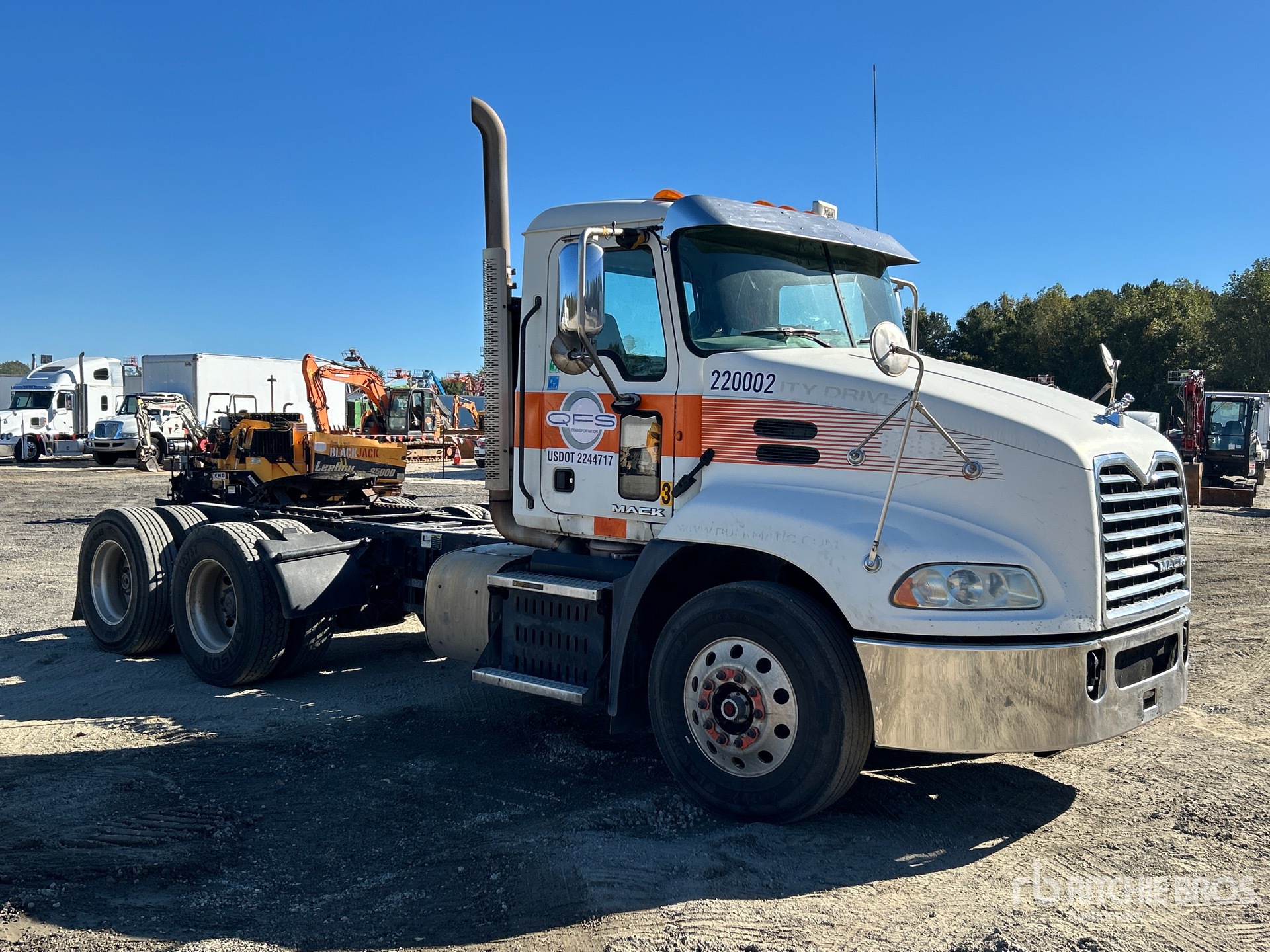 2017 Mack CXU613