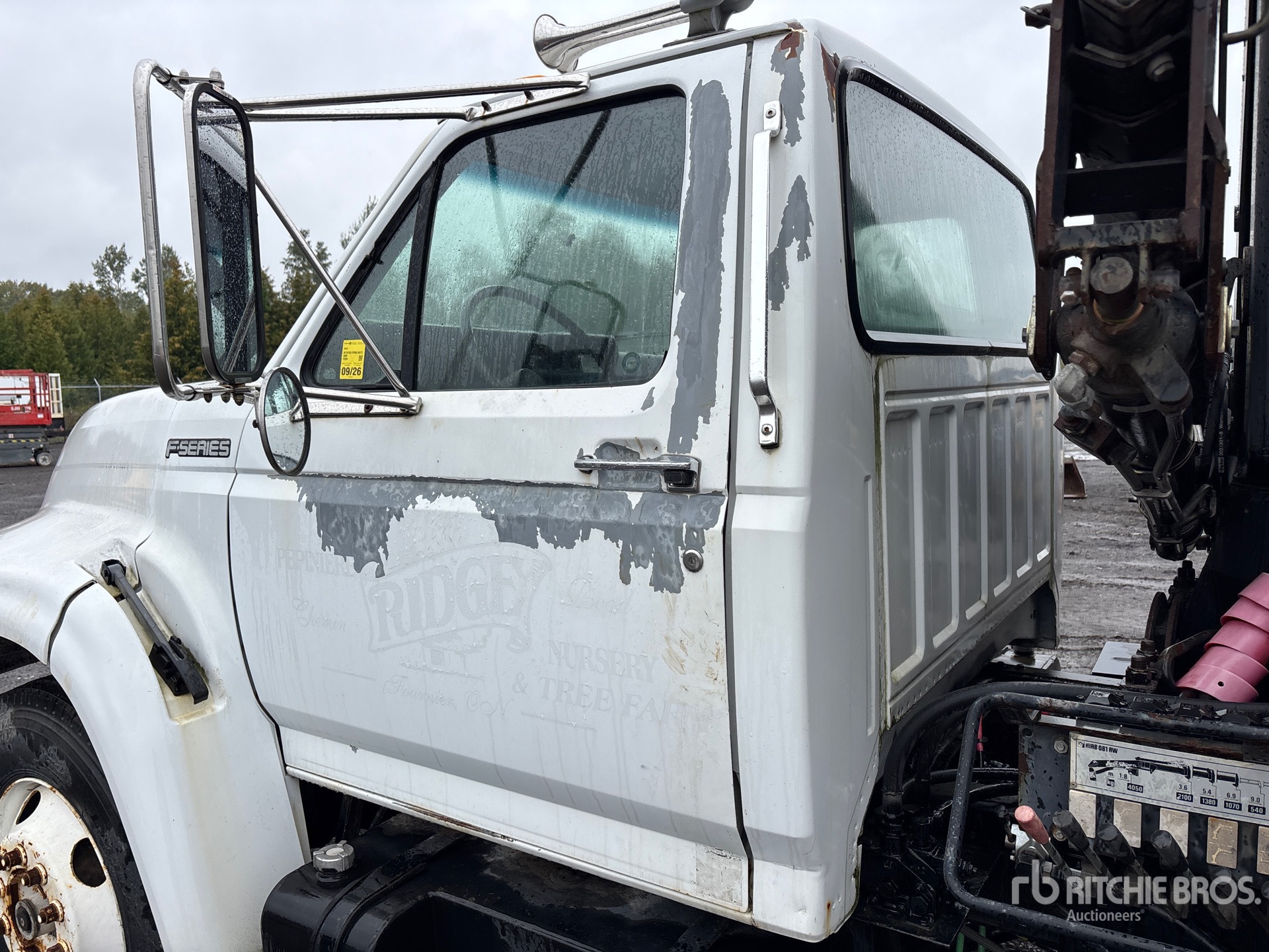 1999 Ford F800