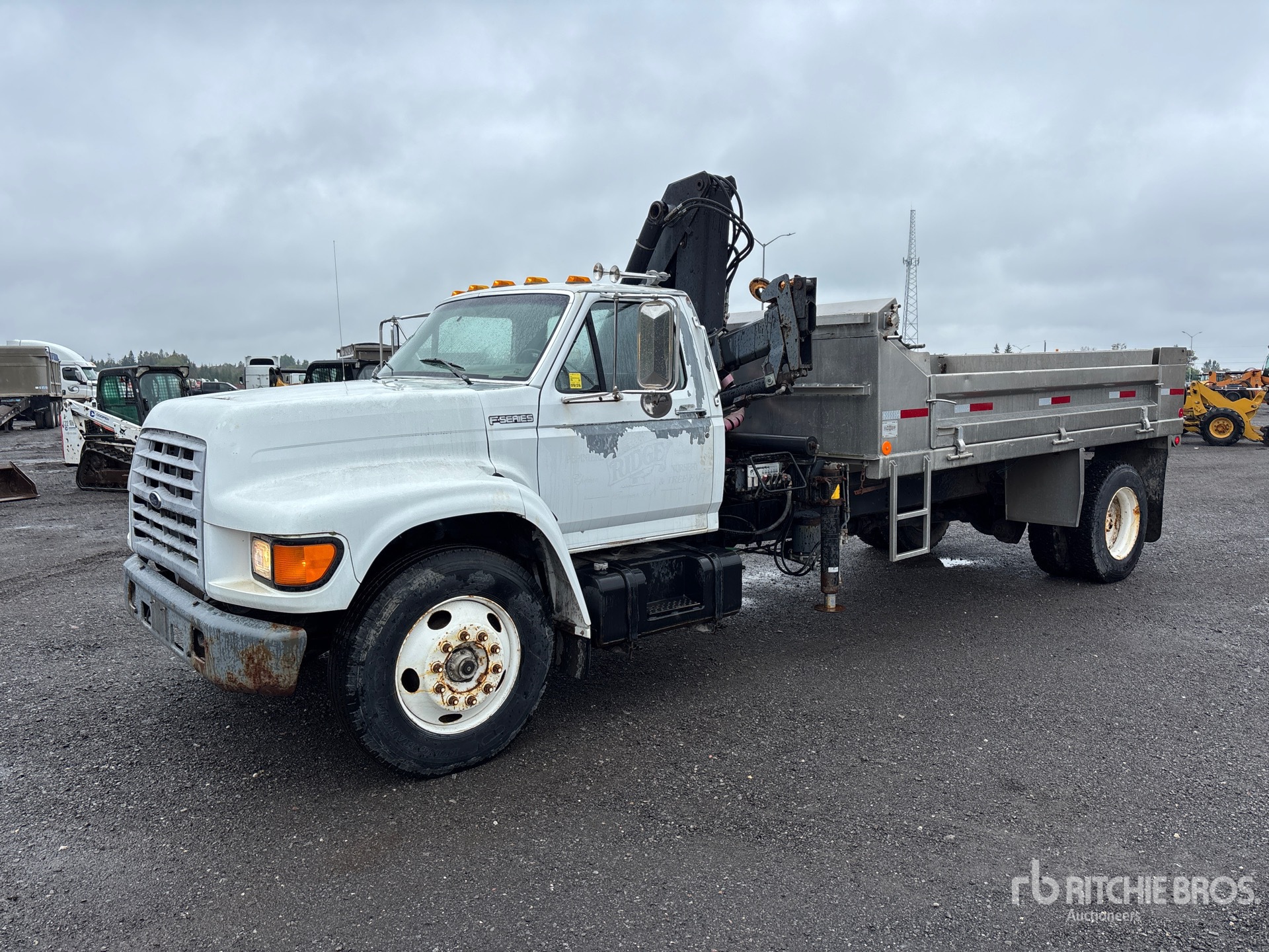 1999 Ford F800