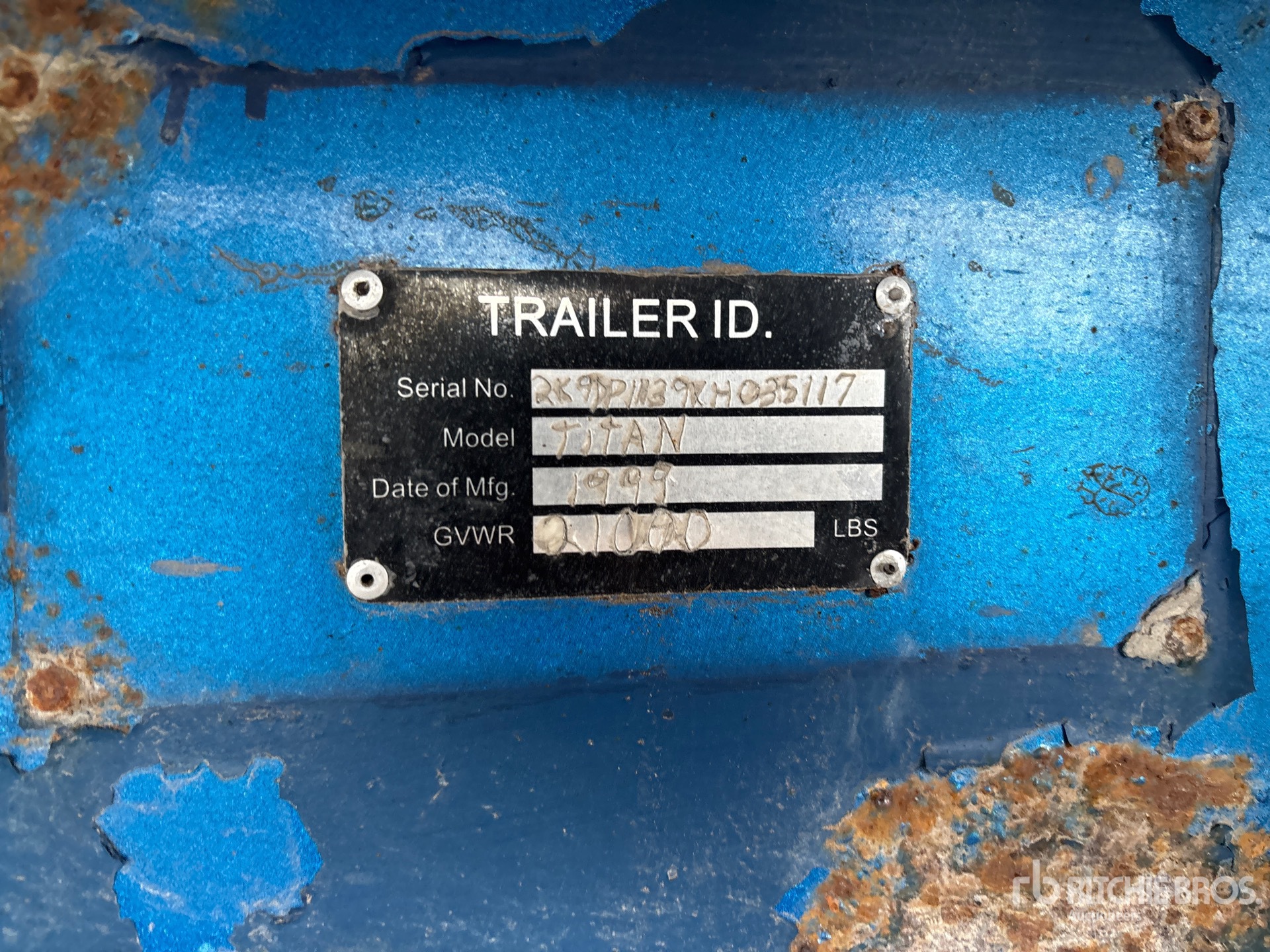 1999 Titan 40 ft Tri/A