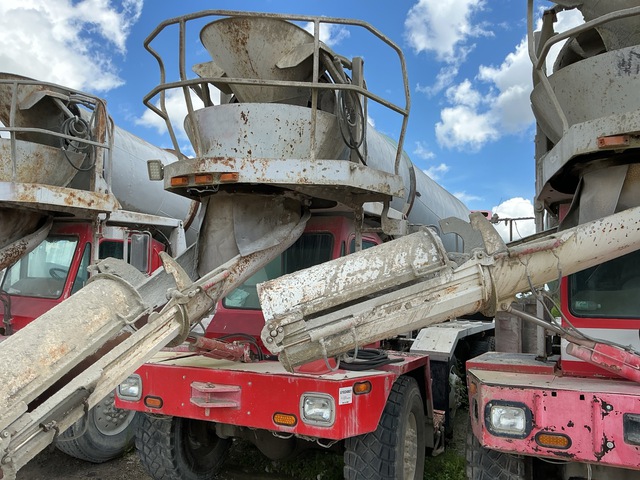 2006 Oshkosh S Series 8x6 Front Discharge Mixer Truck 2006 Oshkosh S Series 8x6 Front Discharge Mixer Truck