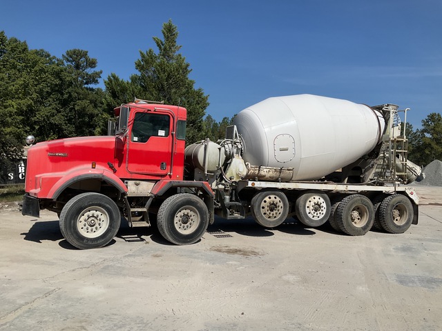 2007 Kenworth T800 12x4 Twin-Steer Mixer Truck