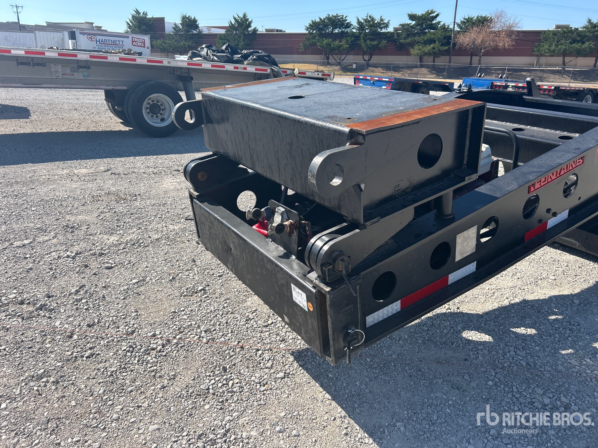 2013 Fontaine Tri/A Removable Gooseneck