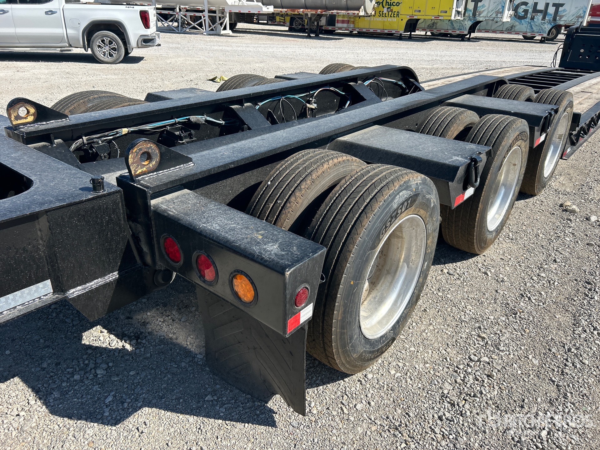 2013 Fontaine Tri/A Removable Gooseneck