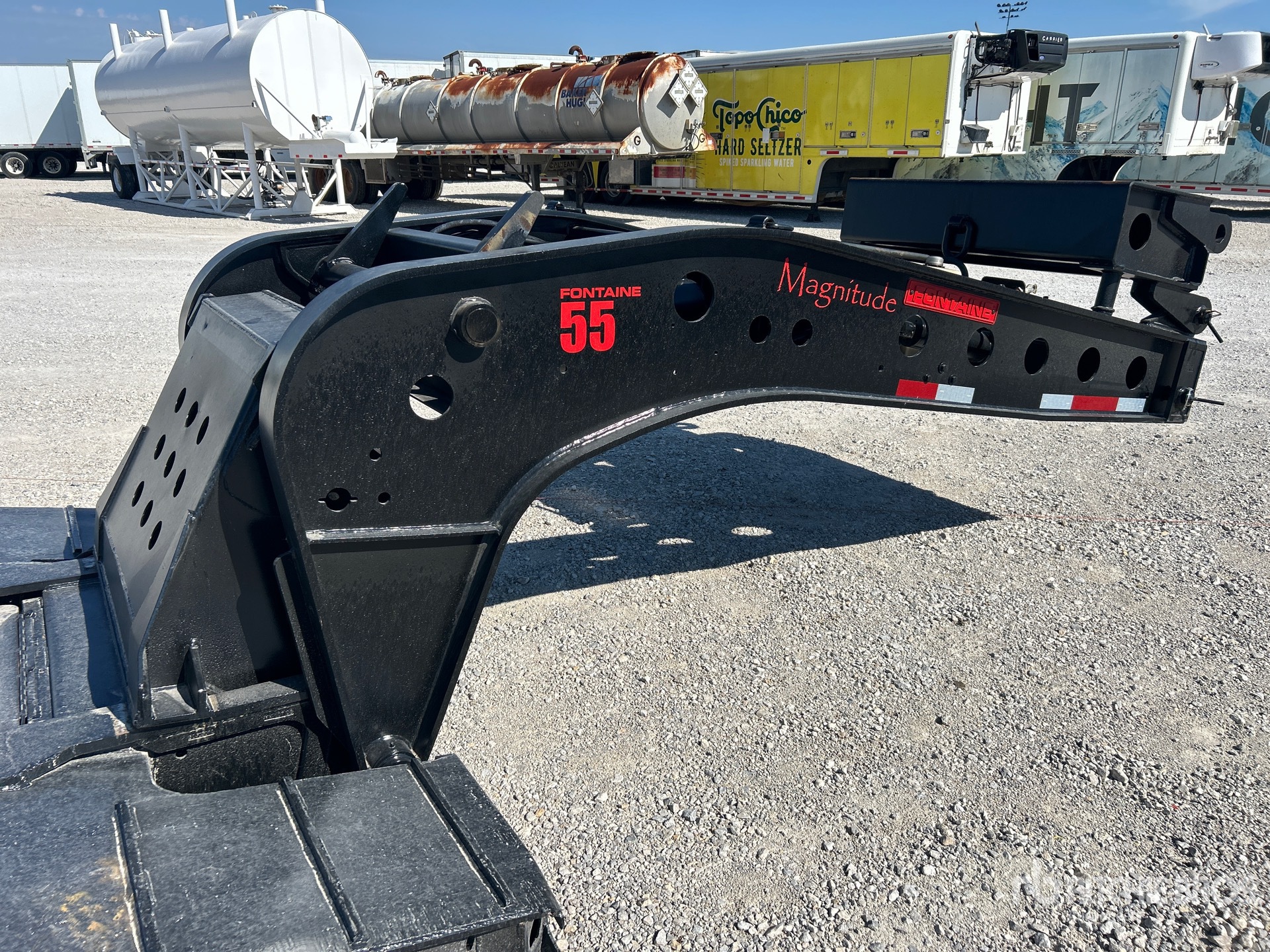 2013 Fontaine Tri/A Removable Gooseneck