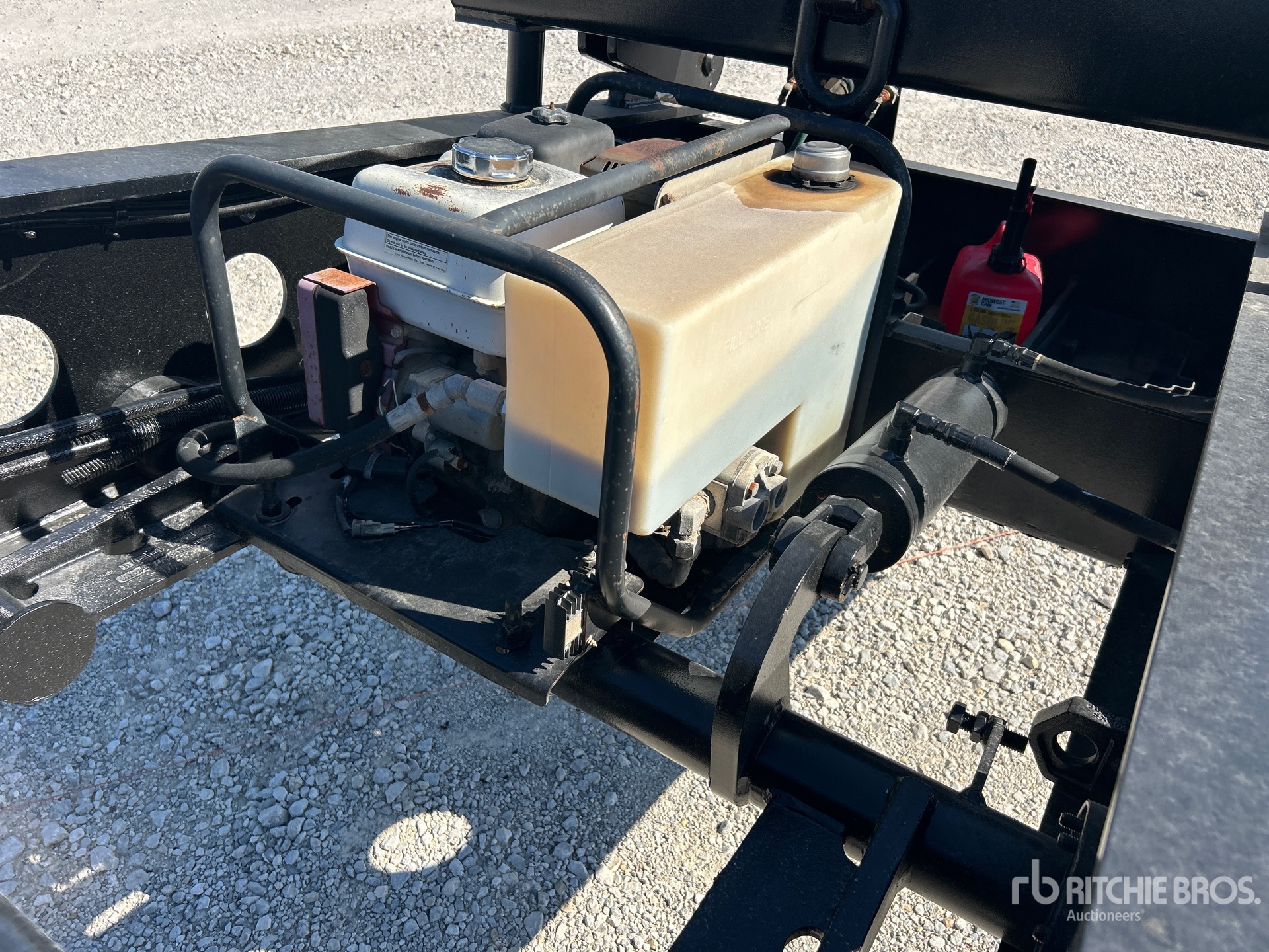 2013 Fontaine Tri/A Removable Gooseneck