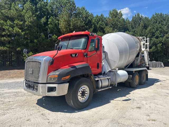 2014 Cat CT660 6x4 Mixer Truck
