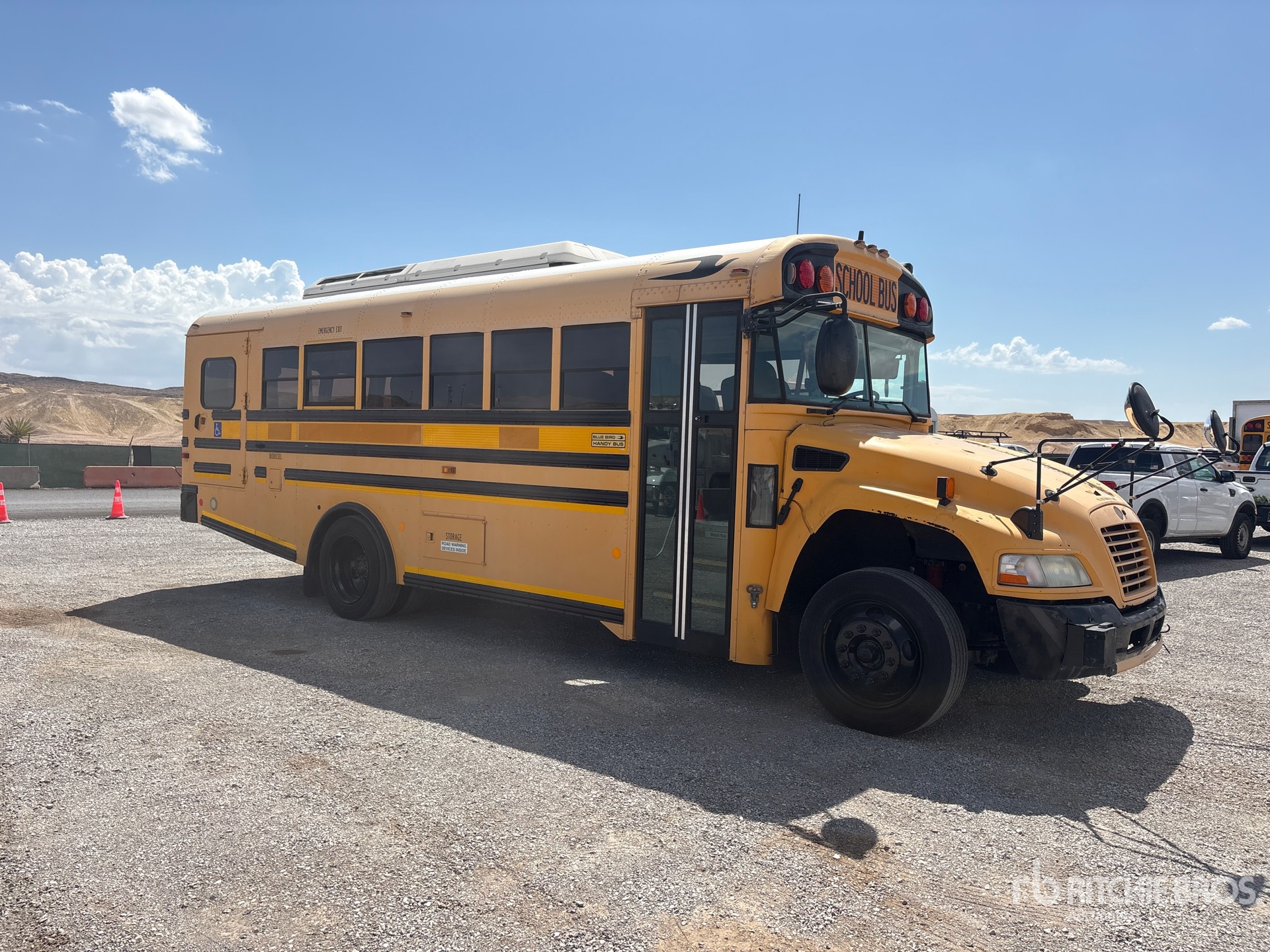 2011 Bluebird 4X2 12-SEAT SCHOOL
