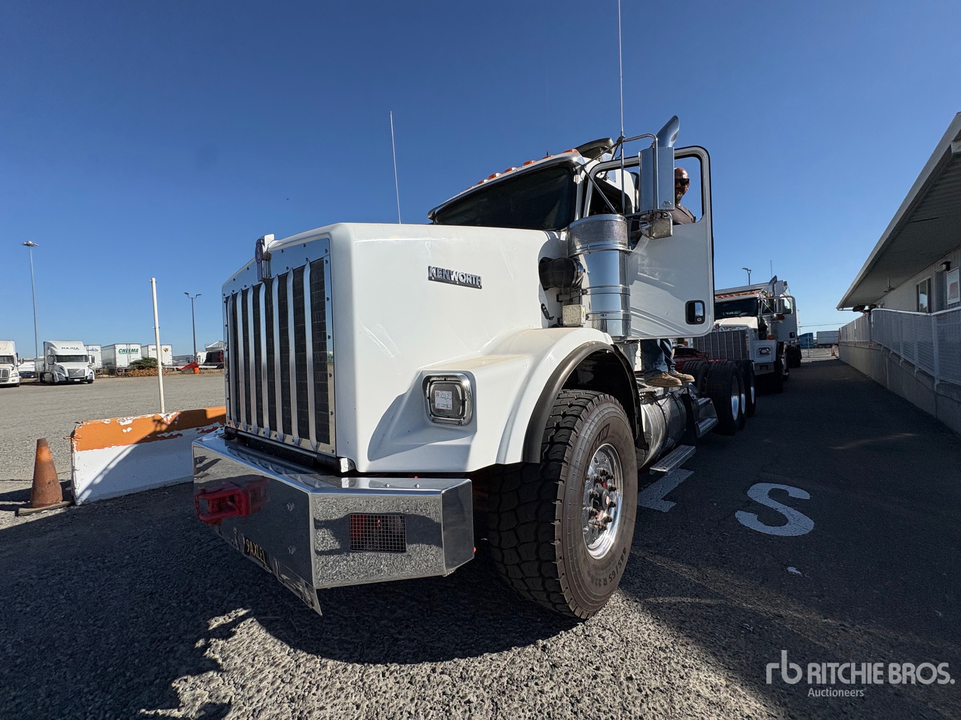 Photo of 2018 Kenworth T800