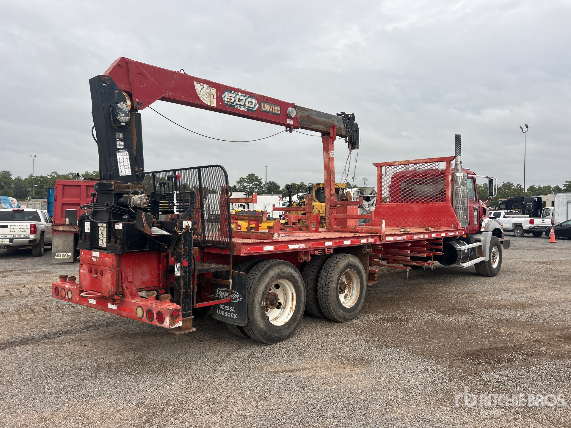 2008 Mack GU813