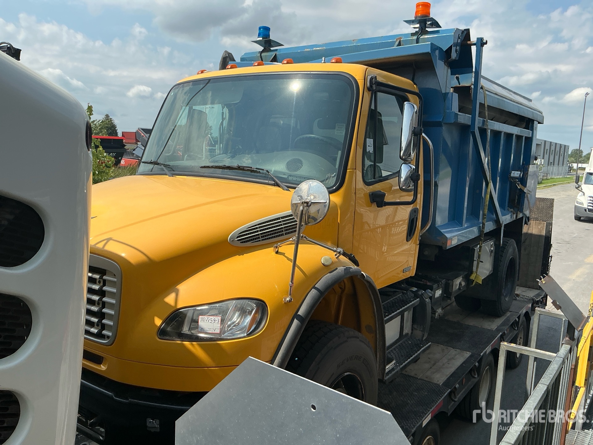 2011 Freightliner M2 106