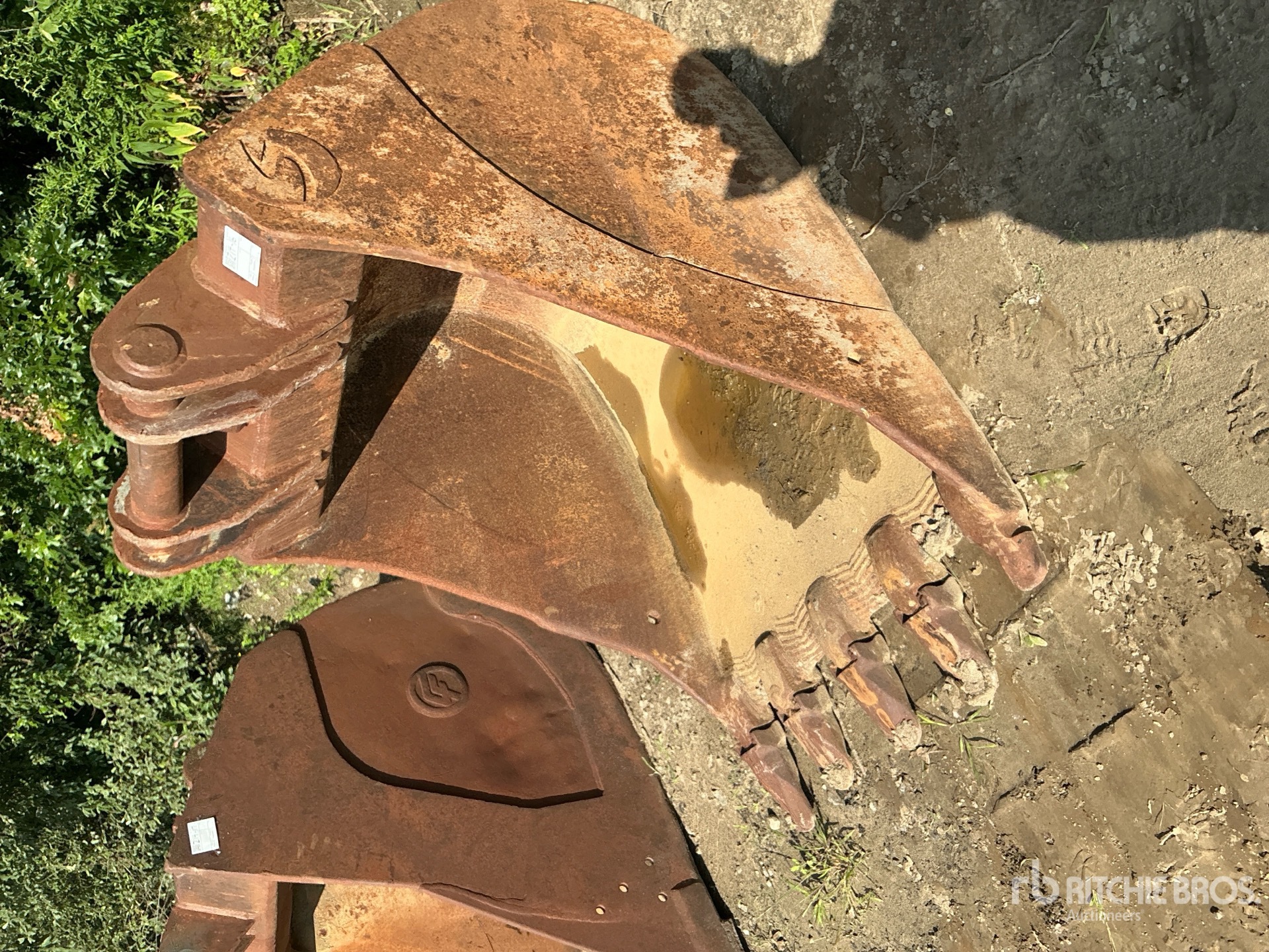 Geith 48 IN DIGGING