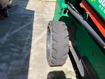 Châssis with Right Rear Tire