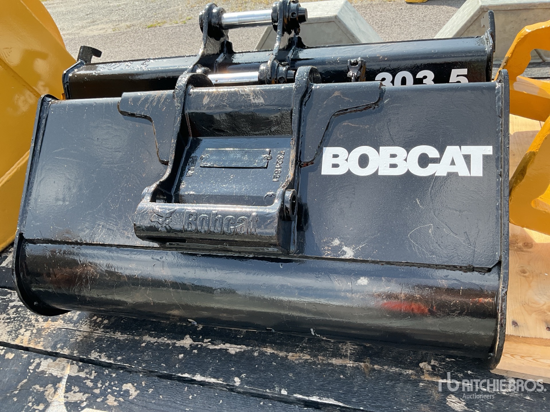 Bobcat 35 IN CLEANUP