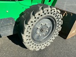 Châssis with Right Front Tire
