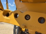 Hydraulics with Saddle Lock Pin