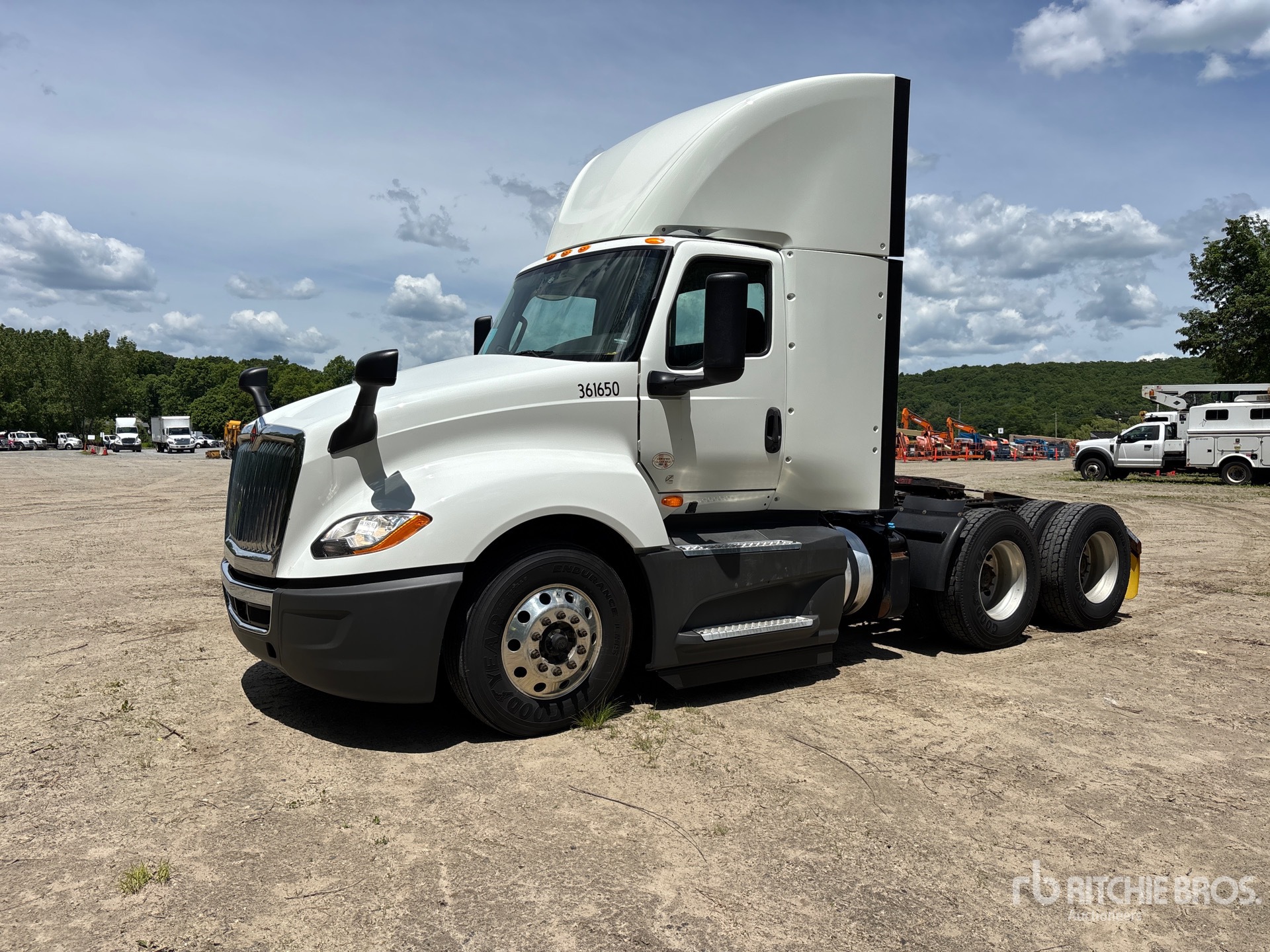 2021 International LT625