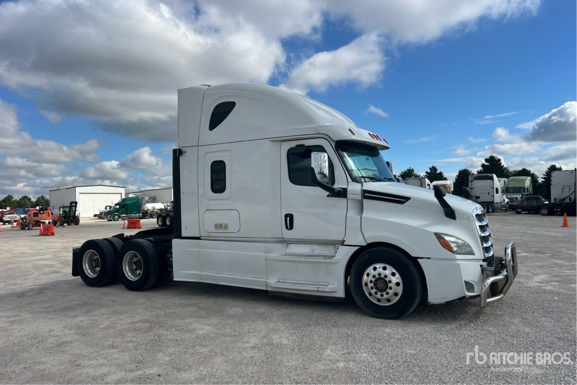 2019 Freightliner CASCADIA 126