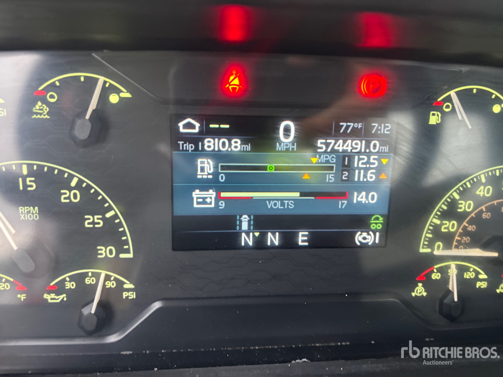 2022 Volvo VNR