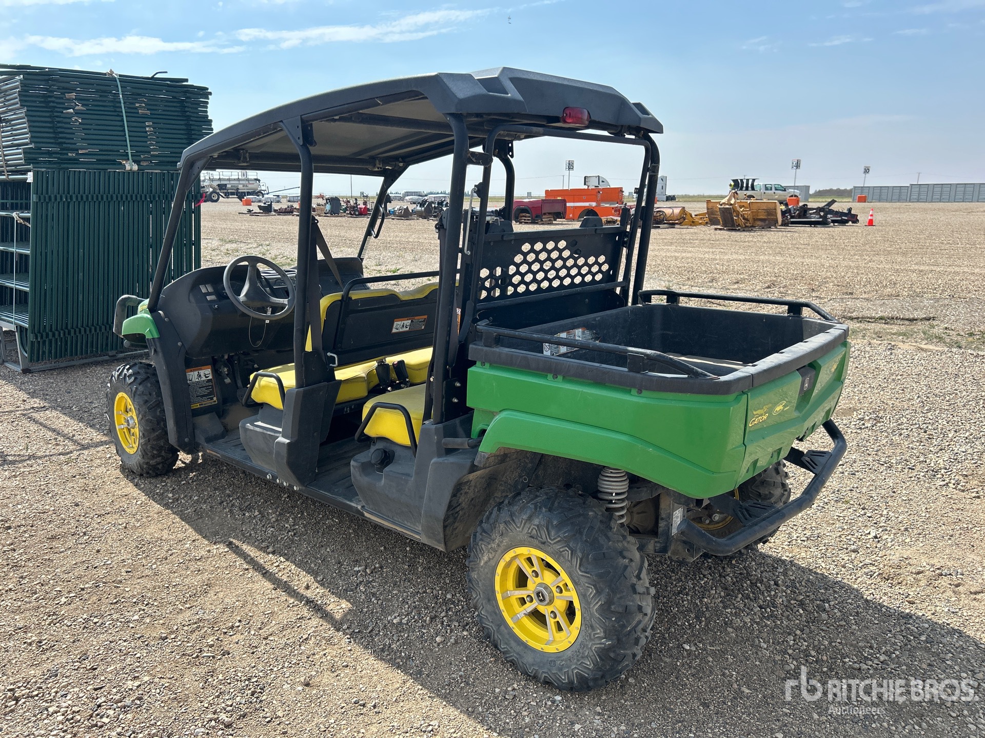John Deere GATOR XUV550 S4