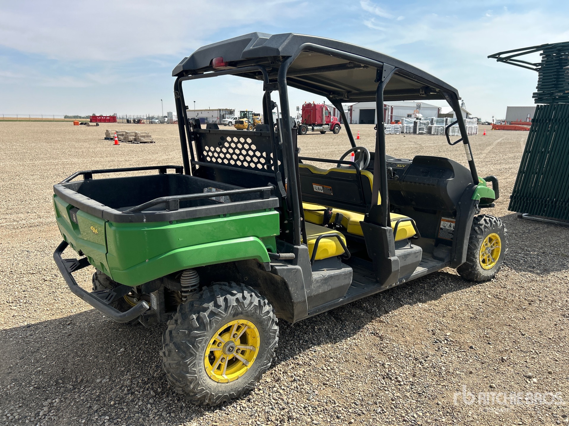 John Deere GATOR XUV550 S4
