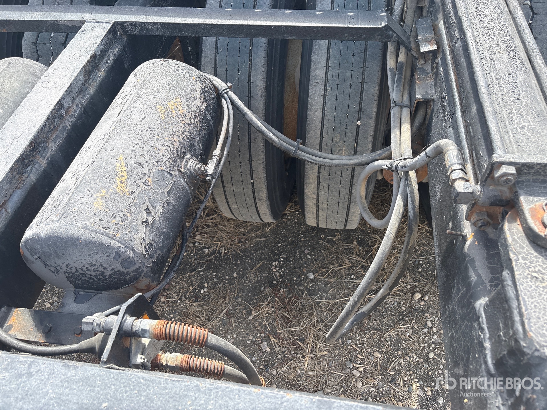 1997 Arrow Master 16-WHEEL