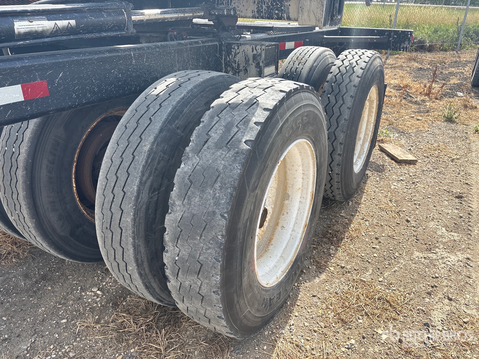 1995 Arrow Master 16-WHEEL